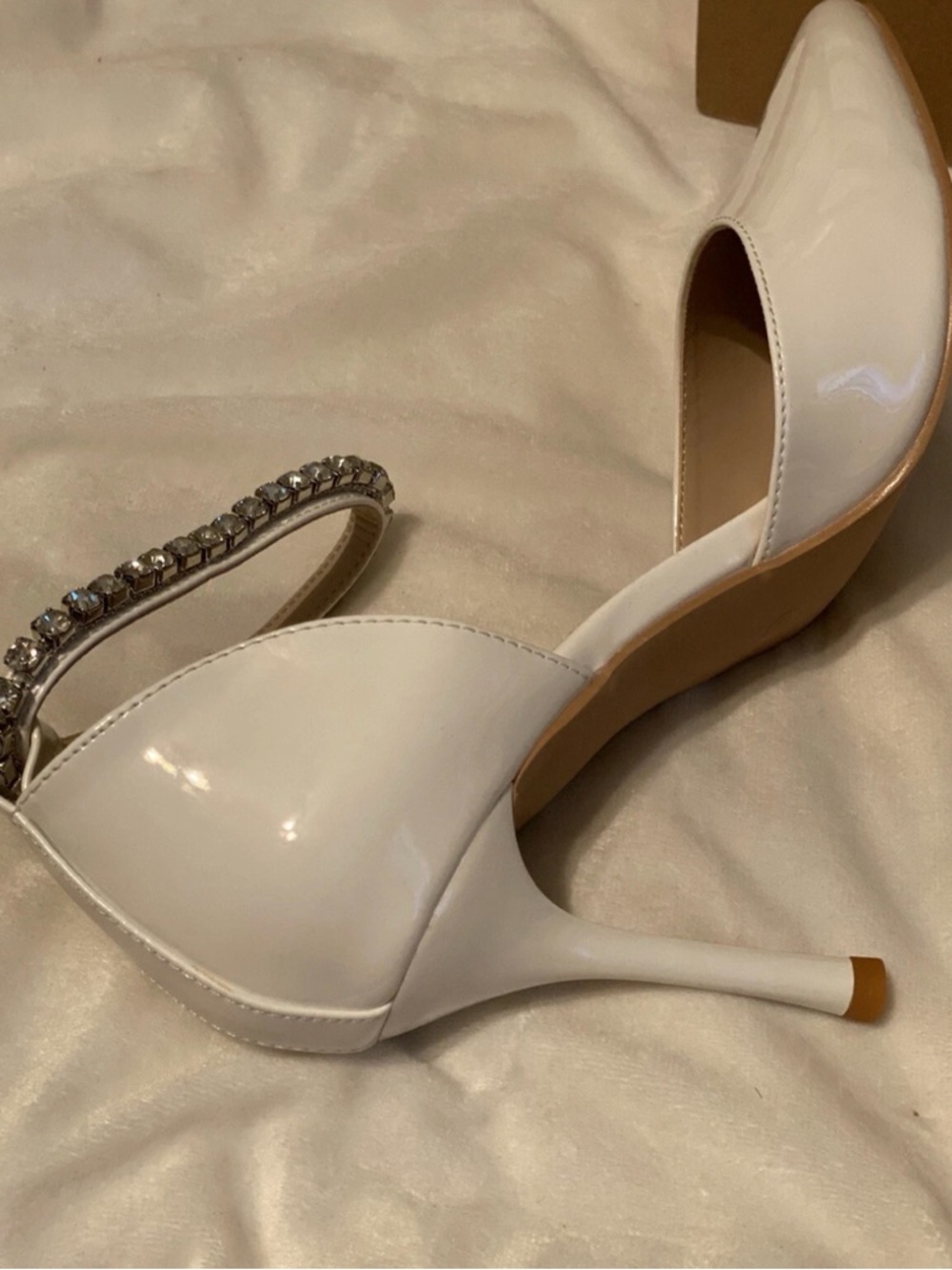 Women’s Bone/Ivory Pointed Toe Ankle Strap Heels with Rhinestones 
Size 8.5 NIB - Picture 3 of 11